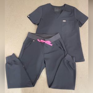 FIGS Night Sky set. Zamora joggers, S/petite. Catarina one pocket top, Small.